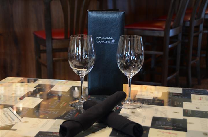 Wine Maniacs Bar & Bistro sees increase in online reviews with OPTIMA™ Program.